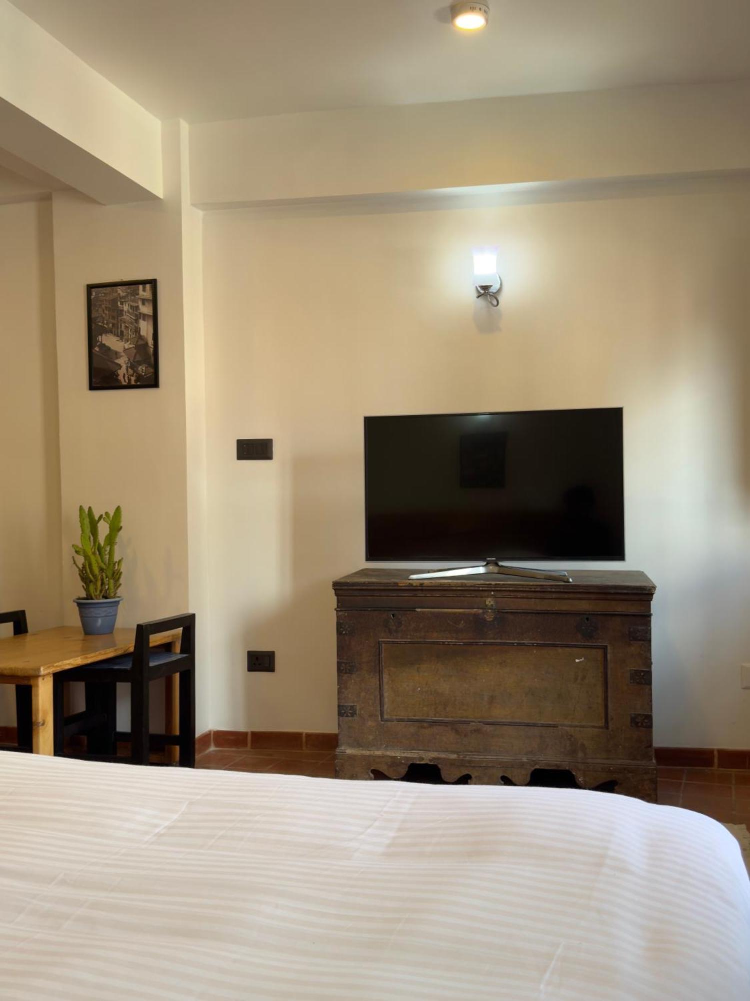 Karuna Hotel Patan Kathmandu Exterior foto